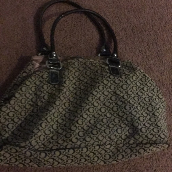 Guess Hand Bag - Picture 3 of 4